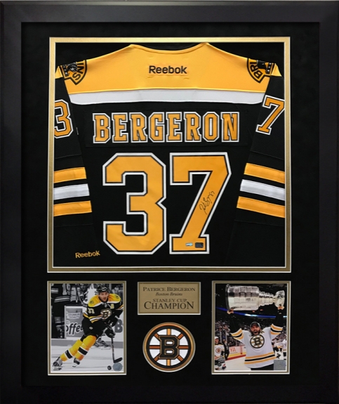 Patrice Bergeron Signed / Autographed Away Jersey Photo 8x10 - Boston  ProShop