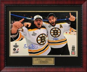 Patrice Bergeron Autograph Photo Faceoff Close Up 23x27 New England Picture  Authentication - New England Picture