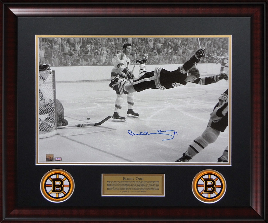 Bobby Orr Signed Boston Bruins 11x14 Photo in 16x20 Matted Display