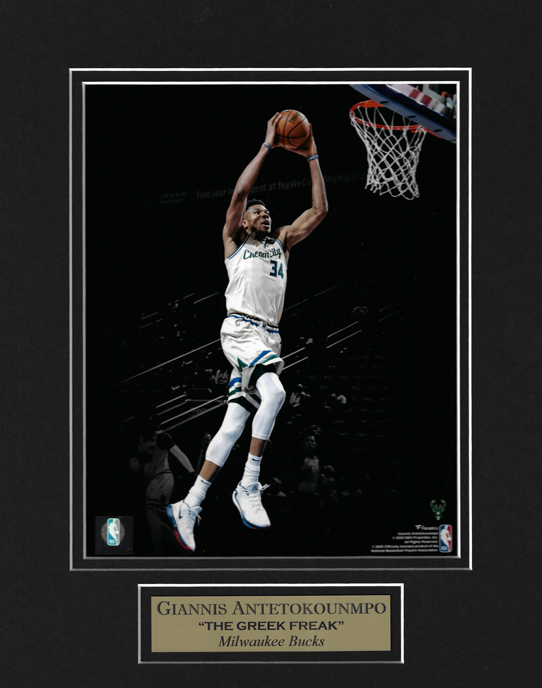 pictures of giannis antetokounmpo dunking