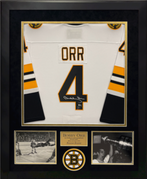 Art Country Canada - BOBBY ORR Signed Away Black Jersey inter Classic Jersey  Signed and Framed MINT